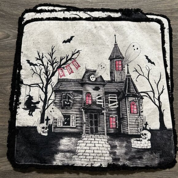 Christian Lacroix Halloween Haunted House Placemats Set of 4 16" Square Spooky - Picture 3 of 7